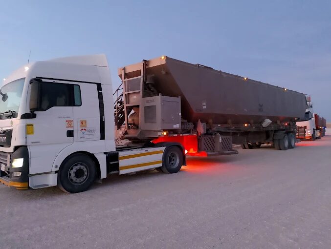 Night Bulk Hopper Convoy